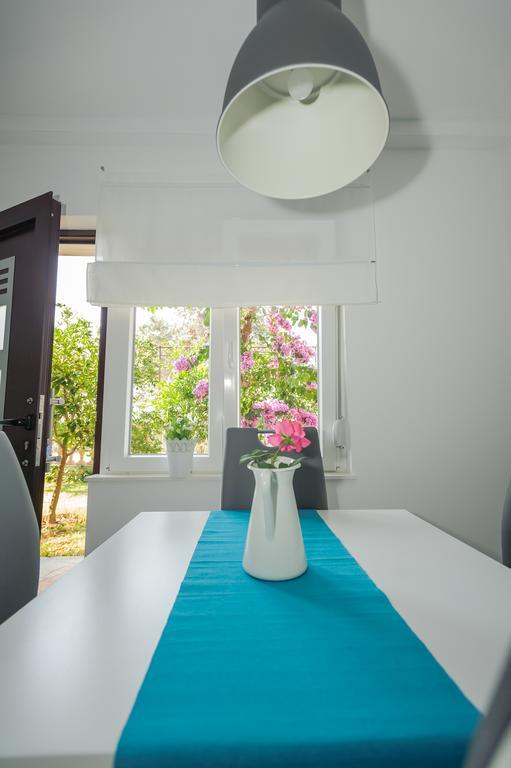 Dadule Apartments Podstrana Rom bilde
